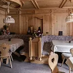 Haus Hahnenkamm