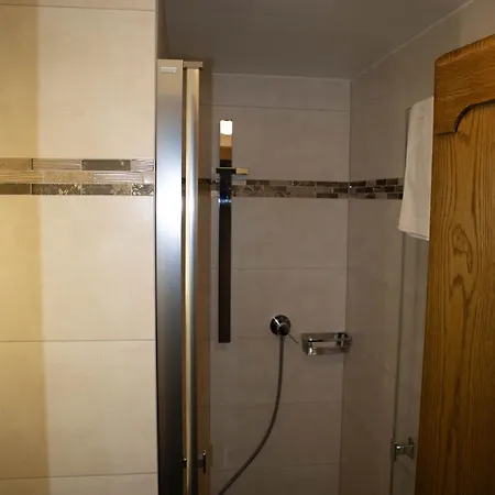 Haus Hahnenkamm منزل للإقامة