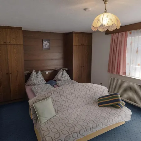 Haus Hahnenkamm Homestay szállás