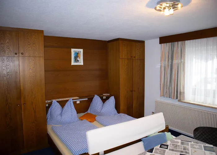 Haus Hahnenkamm * Nesselwängle