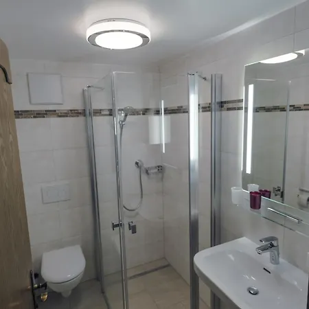 Homestay Haus Hahnenkamm *