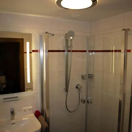 Homestay Haus Hahnenkamm *