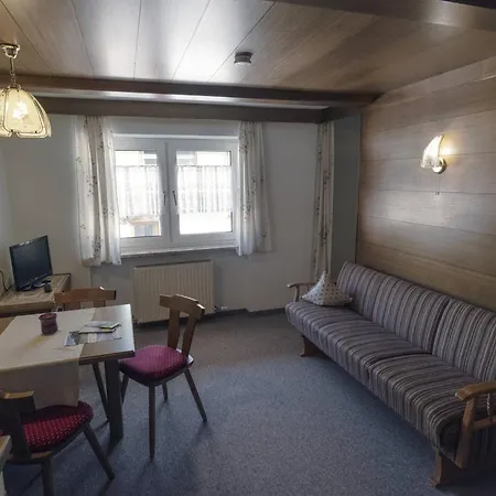 Homestay Haus Hahnenkamm *
