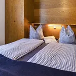 Haus Hahnenkamm * Nesselwängle