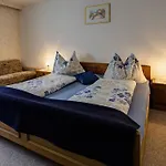 Haus Hahnenkamm 홈스테이